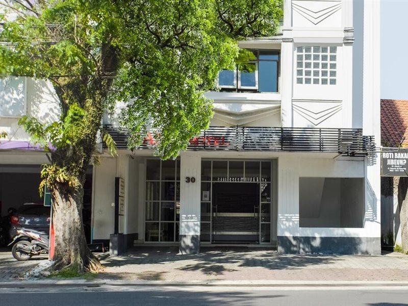 Gania Hotel Bandung Kültér fotó