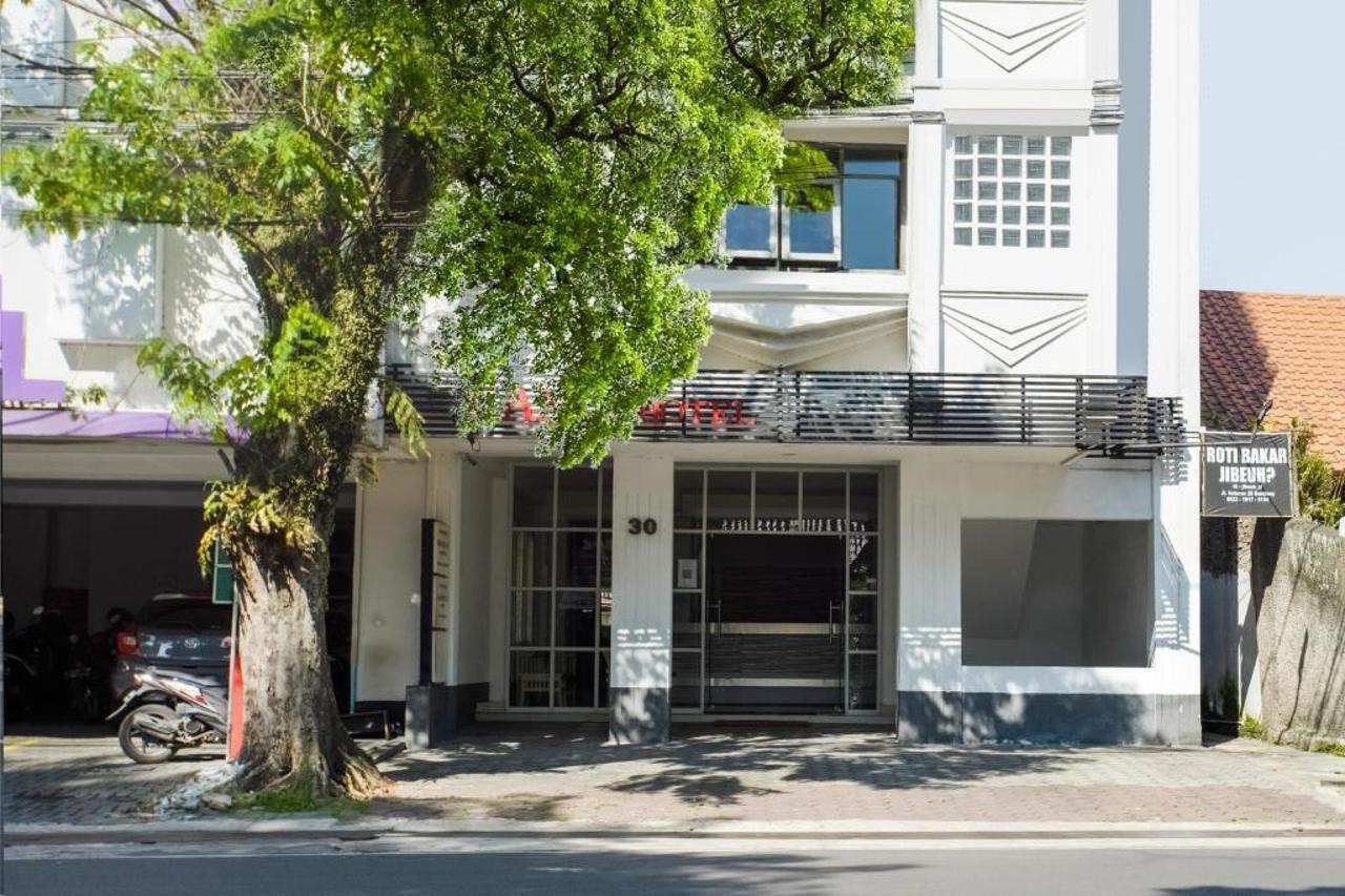 Gania Hotel Bandung Kültér fotó