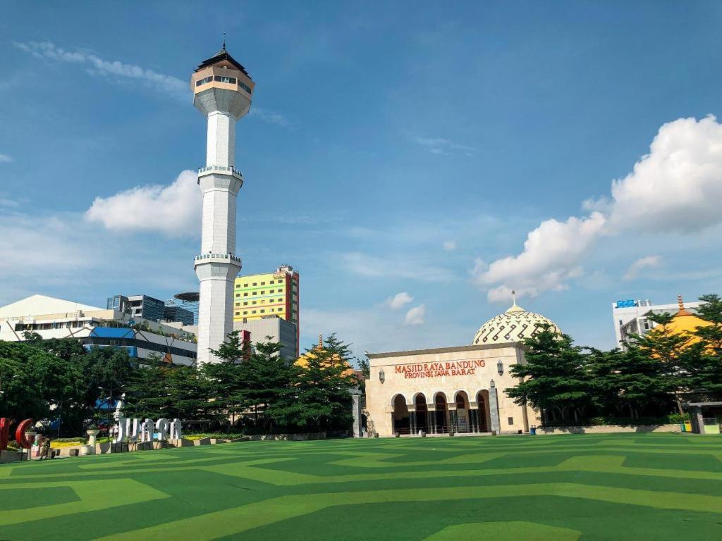 Gania Hotel Bandung Kültér fotó